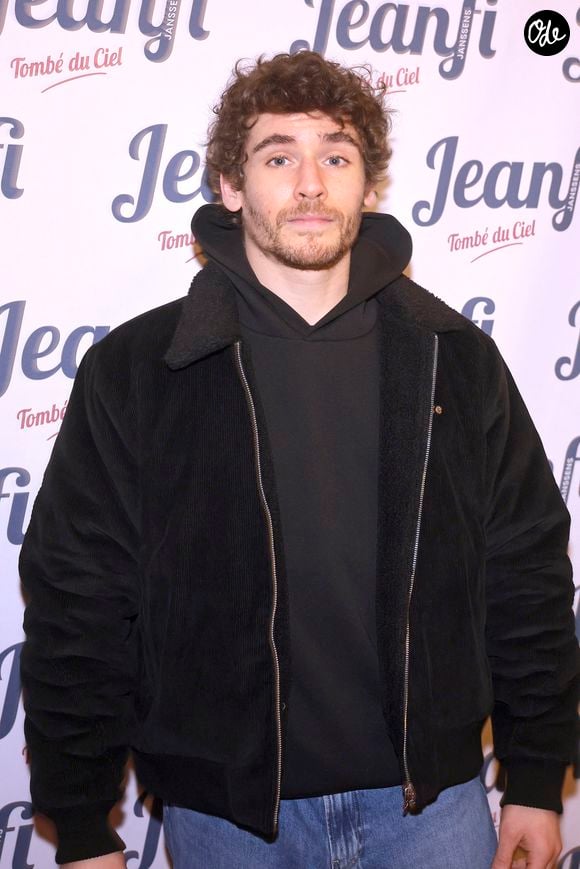 Le fils d’Elsa Lunghini, dont on suivait jusqu’ici la carrière de comédien, a annoncé se lancer dans un tout autre métier avec l’aide de sa fiancée.

Luigi Kröner fils de la chanteuse et comédienne  Elsa Lunghini à la 150 ème du spectacle "Tombé du ciel" de Jeanfi Janssens à la Comédie des Champs Elysées à Paris. Spectacle suivi d'une réception Restaurant Manko.

© Cédric Perrin / Bestimage