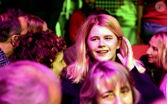 "Si je dois être franche, c'est un peu du foutage de gueule, assure l'artiste de 25 ans, au quotidien. Ça me fait peur, parce que j'ai l'impression qu'il y a un peu un recul de démocratie. On ne nous écoute plus du tout."

Exclusif - Zaho de Sagazan au photocall de la 28e édition du festival International du Film de Comédie à l'Alpe d'Huez le 14 janvier 2025. © Dominique Jacovides/Bestimage