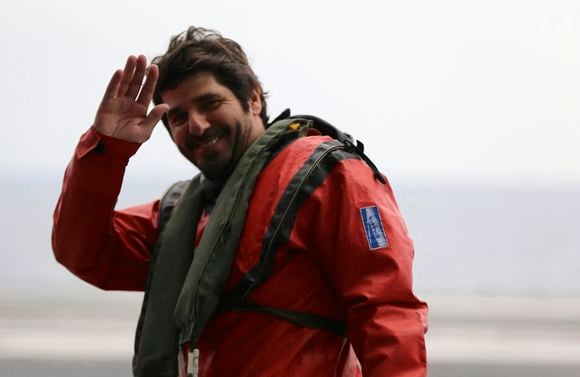 Patrick Fiori à bord du porte-avions Charles de Gaulle en 2014. © Stefano Terzulli/Abacapress.com