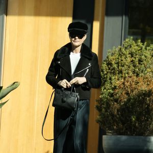 Exclusif - Prix Spécial - No Web - Laeticia Hallyday et son compagnon Jalil Lespert sont allés déjeuner avec un ami à Pacific Palisades le 4 février 2023. POUR INFOS VOIR VENDEUR