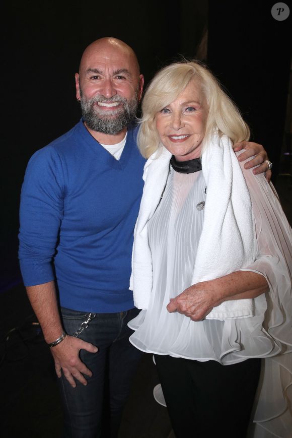La photo partagée par Lelait-Helo a séduit les internautes, qui ont salué la beauté et la gentillesse de l’artiste.

David Lelait-Helo et Michèle Torr à la suite du Concert de Michèle Torr, " 60 ans de chanson ", au Théâtre des Folies Bergère à Paris, France, le 29 Octobre 2023.

© Bertrand Rindoff / Bestimage
