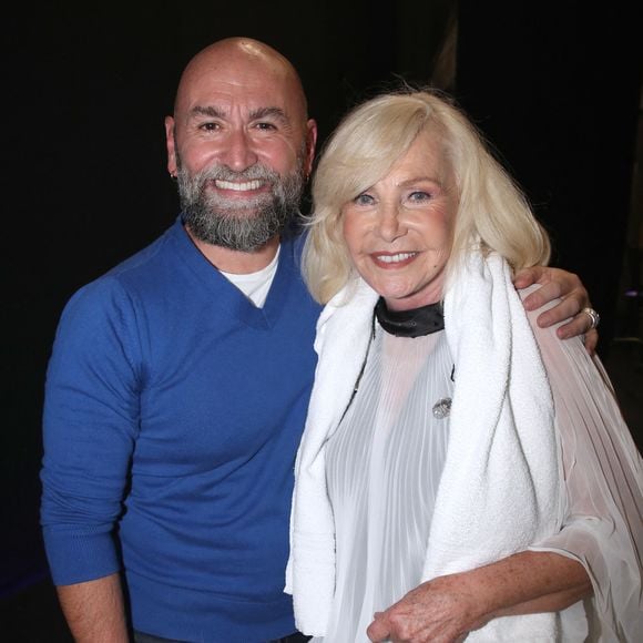 La photo partagée par Lelait-Helo a séduit les internautes, qui ont salué la beauté et la gentillesse de l’artiste.

David Lelait-Helo et Michèle Torr à la suite du Concert de Michèle Torr, " 60 ans de chanson ", au Théâtre des Folies Bergère à Paris, France, le 29 Octobre 2023.

© Bertrand Rindoff / Bestimage