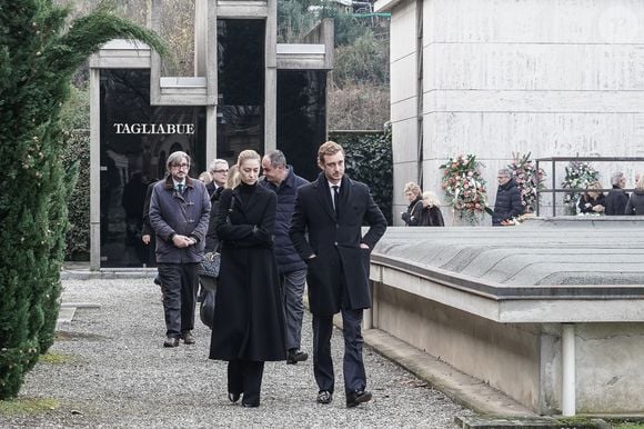 Pierre Casiraghi et sa femme Beatrice Borromeo - Obsèques de Fernanda Biffi Casiraghi (99 ans), mère de Stefano Casiraghi, à Fino Mornasco, Italie, le 9 décembre 2024. © Emanuele Roberto De Carli/IPA via ZUMA Press/Bestimage