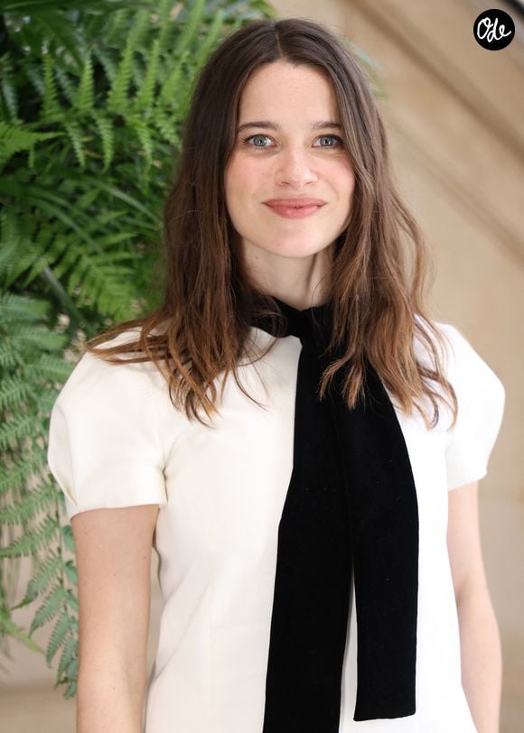Rebecca Marder au photocall du défilé de mode DIOR Collection Haute Couture Automne/Hiver 2026-2027 lors de la Fashion Week de Paris (PFW) au musée Rodin, à Paris, France, le 6 juillet 2026. © Denis Guignebourg/Bestimage