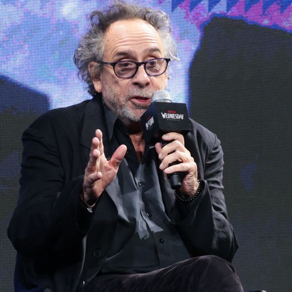Le réalisateur hollywoodien Tim Burton à Séoul Le réalisateur hollywoodien Tim Burton, qui dirige "Wednesday Season 2", une série originale de Netflix, répond aux questions des journalistes lors d'un événement publicitaire à Séoul le 11 août 2025.  Photo de Yonhap/Newscom/ABACAPRESS.COM