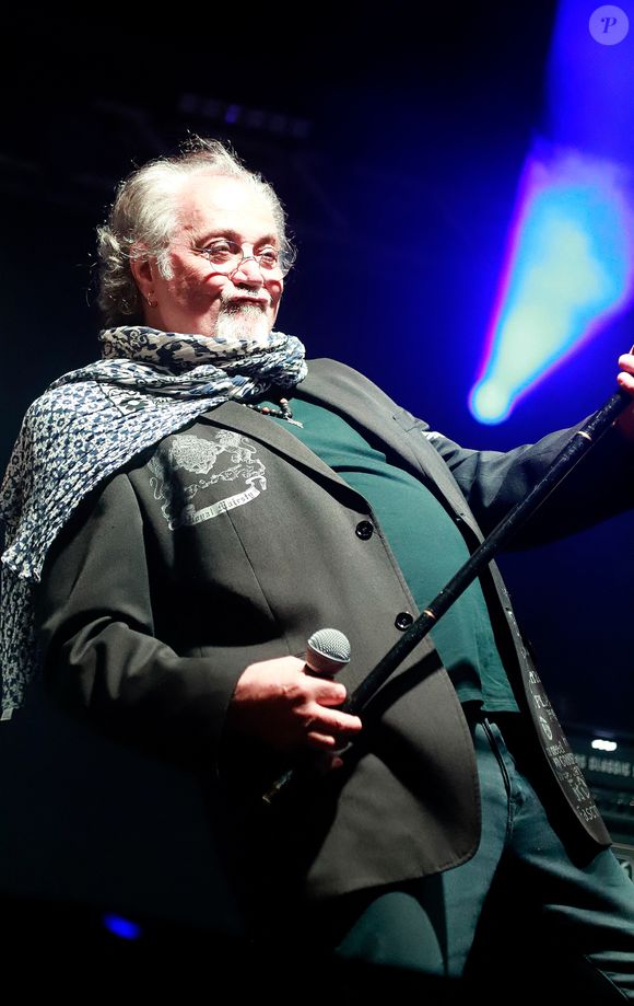 Alors que les organisateurs espéraient vendre 6000 billets, seuls 4000 se sont écoulés.

Patrick Hernandez lors du concert La folie des années 80 au Croisic, France, le 20 août 2025. Ambiance garantie, tubes inoubliables et énergie 100% live pour le concert  La Folie des Années 80 2025. © Nöel Carrier/Bestimage