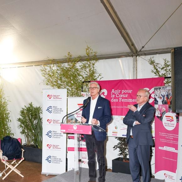 Marc Ladreit de Lacharrière, Claire Mounier-Vehier, Thierry Drilhon lors de l'inauguration du "Bus du coeur des femmes" à Argenteuil de l'association "Agir pour le coeur de femmes" avec le soutien de la Fondation Marc Ladreit de Lacharrière le 11 mars 2026.
© Jack Tribeca / Bestimage