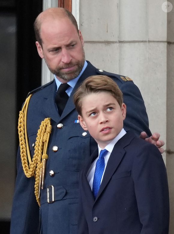 Le prince William, prince de Galles, Le prince George de Galles - Les membres de la famille royale lors des commémorations pour le 80e anniversaire de la victoire des alliés pendant la guerre au palais de Buckingham. © Julien Burton / Bestimage