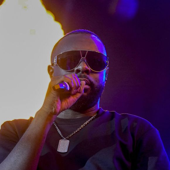 Son interpellation a eu lieu à son arrivée à Paris, à l'aéroport Charles-de-Gaulle.

Gims en concert au festival le Printemps de Pérouges au Château de Saint-Maurice-de-Rémens (01) le 27/06/25. Photo Sandrine Thesillat / PsNewZ