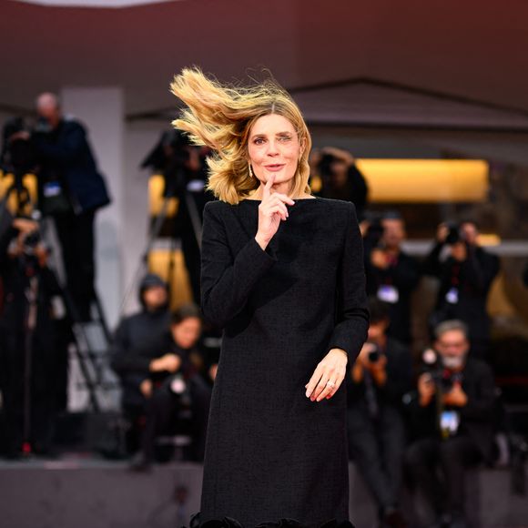 Elle partage l’affiche du film avec Melvil Poupaud.

Chiara Mastroianni - Première du film "Un peu avant minuit" lors du 83ème Festival International du Film de Venise (Mostra) le 10 septembre 2026. © Pierre Perusseau / Bestimage