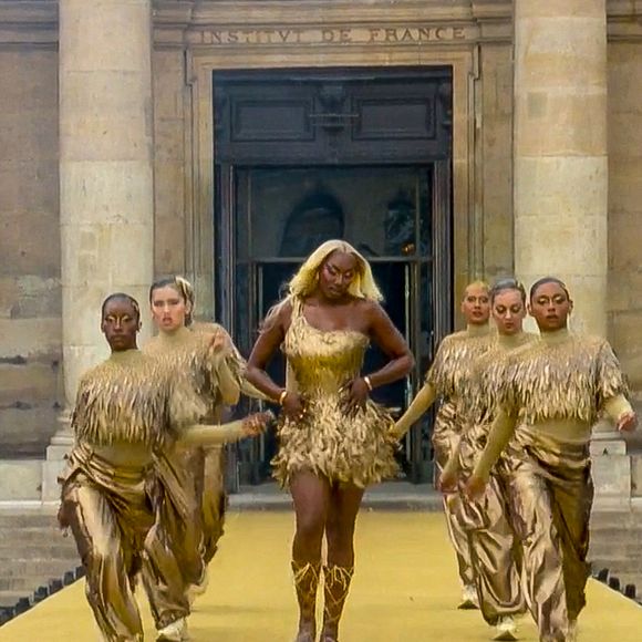 Aya Nakamura chante lors de la cérémonie d'ouverture des Jeux Olympiques (JO) de Paris 2024, à Paris, France, le 26 juillet 2024.