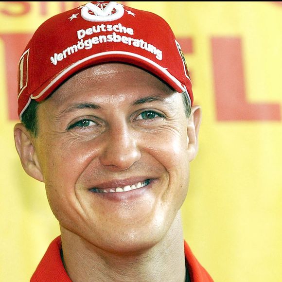 Le pilote Ferrari Michael Schumacher s'amuse lors d'une conférence de presse à Melbourne-Australia, le 06 mars 2003. Crédit Julian Smith/Aap/Abaca