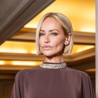 L'avant/après laisse sans voix : Adriana Karambeu change de tête en quelques minutes, sa méthode est une valeur sûre