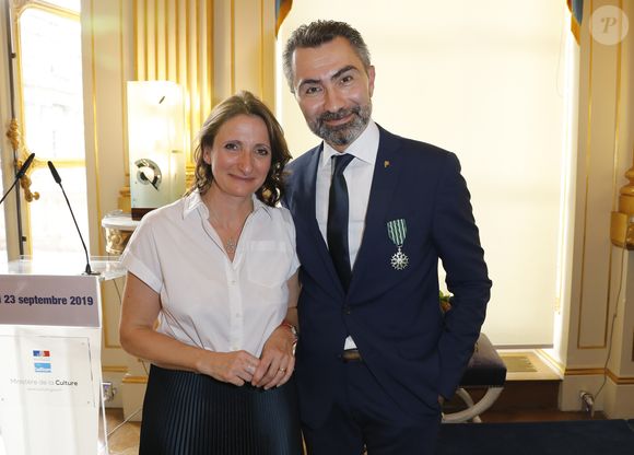 Une véritable institution située dans le Ier arrondissement de Paris.

David Sinapian et sa femme Anne-Sophie Pic - Cérémonie de remise des insignes de Commandeur dans l'Ordre des Arts et des Lettres à Pierre Hermé et de Chevalier dans l'Ordre des Arts et des Lettres à David Sinapian au Ministère de la Culture à Paris, le 23 septembre 2019. © Marc Ausset-Lacroix/Bestimage