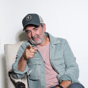 Interrogé dans le Parisien sur ses lieux fétiches de la capitale,

Rendez-vous avec Bruno Solo lors de l'avant-première de la série "Ouija, un été meurtrier" à l'hôtel Marignan à Paris le 8 août 2024.

© Denis Guignebourg / Bestimage