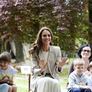 Durant cette journée, Kate Middleton a participé à plusieurs activités aux côtés des enfants.

Catherine (Kate) Middleton, princesse de Galles, visite l'école maternelle Salvador Allende à Reggio Emilia (Italie), lors de son voyage consacré à la petite enfance, le 14 mai 2026.
© GOFF / Bestimage