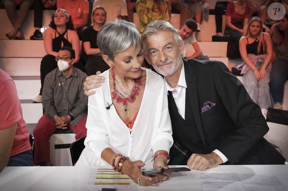 Exclusif - Isabelle Morini Bosc, Gilles Verdez - Sur le plateau de l’émission TPMP (Touche Pas à Mon Poste) présentée en direct par C.Hanouna et diffusée sur C8 - Paris le 8 septembre 2022 - © Jack Tribeca / Bestimage