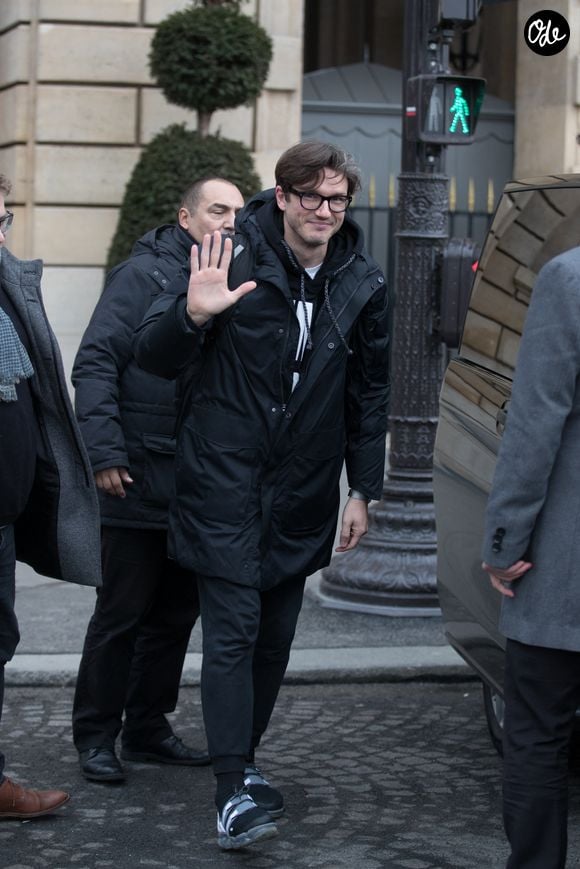 Pepe Muñoz sort de l'hôtel de Crillon à Paris le 1er février 2019. Photo par Bestimage