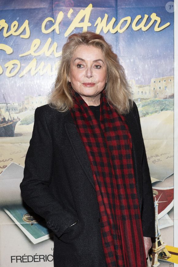 Exclusif - Catherine Deneuve - Soirée hommage pour le premier anniversaire de la mort de Frédéric Mitterrand en présence de Catherine Deneuve au cinéma du Panthéon à Paris le 24 mars 2025. © Cyril Moreau/Bestimage