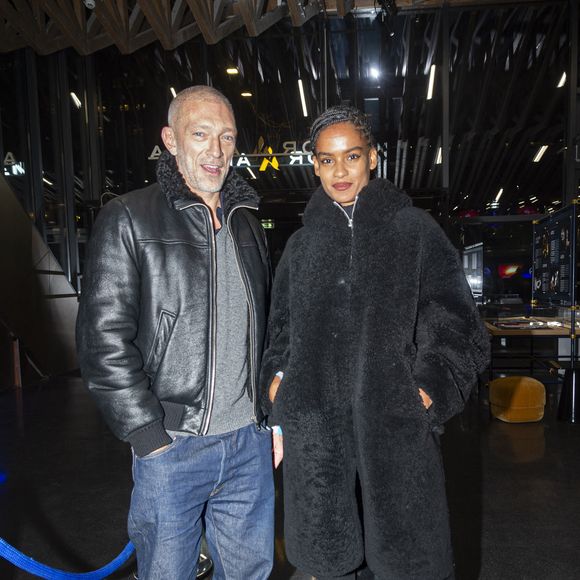 Vincent Cassel et sa compagne Narah Baptista - Célébrités assistent aux combats de MMA, Professional Fighters League Europe (PFL) à l’accord Arena de Bercy à Paris le 7 mars 2024. © Pierre Perusseau/Bestimage