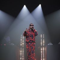 Ce chanteur star des années 2010 est devenu papa à l'âge de 41 ans, il refait surface pour partager une tendre photo