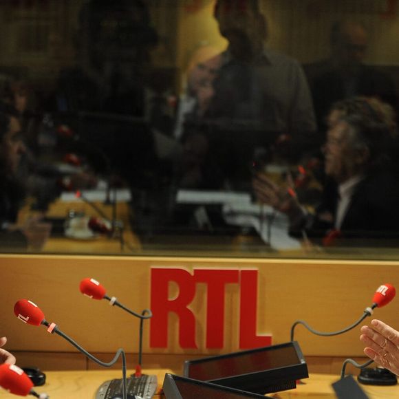 Exclusif Le Premier ministre français François Fillon est interviewé par Alain Duhamel sur la radio RTL à Paris, France, le 19 février 2009. Photo par Elodie Gregoire/ABACAPRESS.COM