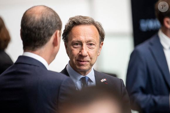 Il a 20 ans de moins que l'animateur, âgé de 62 ans

Stephane Bern lors d'un sommet sur l'IA à l'Imperial College London, dans le centre de Londres, le 9 juillet 2025.Photo by Eliot Blondet/ABACAPRESS.COM