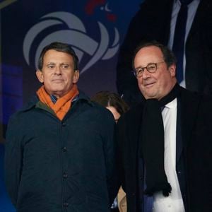 Manuel Valls, François Hollande - Célébrités assistent au match de Ligue des Nations entre la France et l' Israël (0-0) au Stade de France à Saint-Denis le 14 novembre 2024. © Cyril Moreau/Bestimage