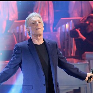 Herbert Léonard lors de l'enregistrement de l'émission Les années Bonheur diffusée le 25 juin 2011. / PEDRO CABREIRA / BESTIMAGE