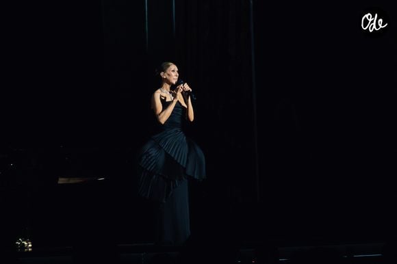 Celine Dion, tenue et bijoux Boucheron, lors de son premier concert à la Plénitude Arena à Paris La Défense le 12 septembre 2026. 

Photo : Agence / Bestimage