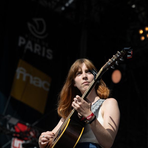 Lonny en concert lors du festival Fnac Live sur le parvis de l'Hôtel de Ville de Paris. Le 29 juin 2022
© Jérémy Melloul / Bestimage