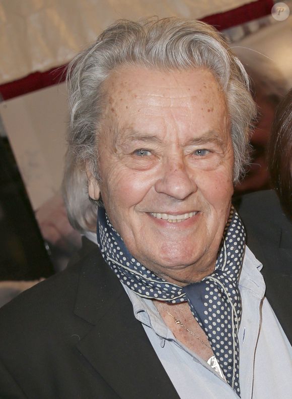 Alain Delon - Célébrités lors de l'inauguration de la grande roue de Paris, France, le 17 novembre 2017. © Christophe Aubert/Bestimage
