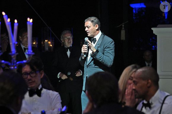 Exclusif - Simon de Pury et Lilutin Gatsby - Dîner de charité "Knights of Charity" au Château de la Croix des Gardes à Cannes le 20 mai 2026. © Bruno Bebert / Bestimage