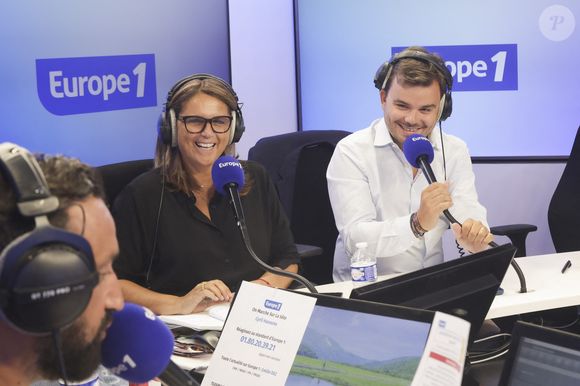 Exclusif - Valérie Benaim, Gauthier Le Bret,  sur le plateau de de l’émission « On Marche Sur La Tête » présentée par C.Hanouna et diffusée en direct sur Europe 1, Paris, France, le 29 aout 2024. © Jack Tribeca / Bestimage