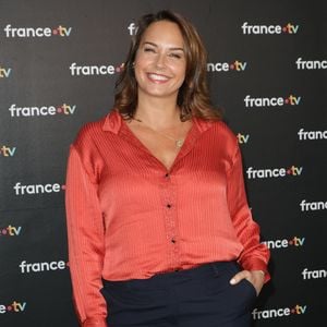 Récemment, elle s'est installée dans un quartier prisé de la capitale.

Julia Vignali au photocall de la conférence de presse de rentrée de France Télévisions à Paris, France. © Coadic Guirec/Bestimage