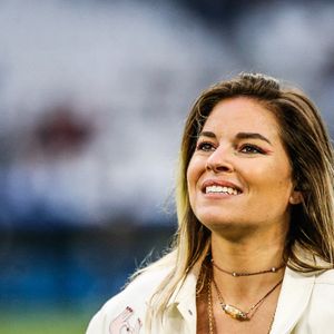Sophie Tapie, chanteuse française et fille de Bernard Tapie, se produit avant le match du Top 14 entre Toulon et Toulouse à l'Orange Vélodrome le 23 avril 2022 à Marseille, France. Photo de Johnny Fidelin/Icon Sport/ABACAPRESS.COM