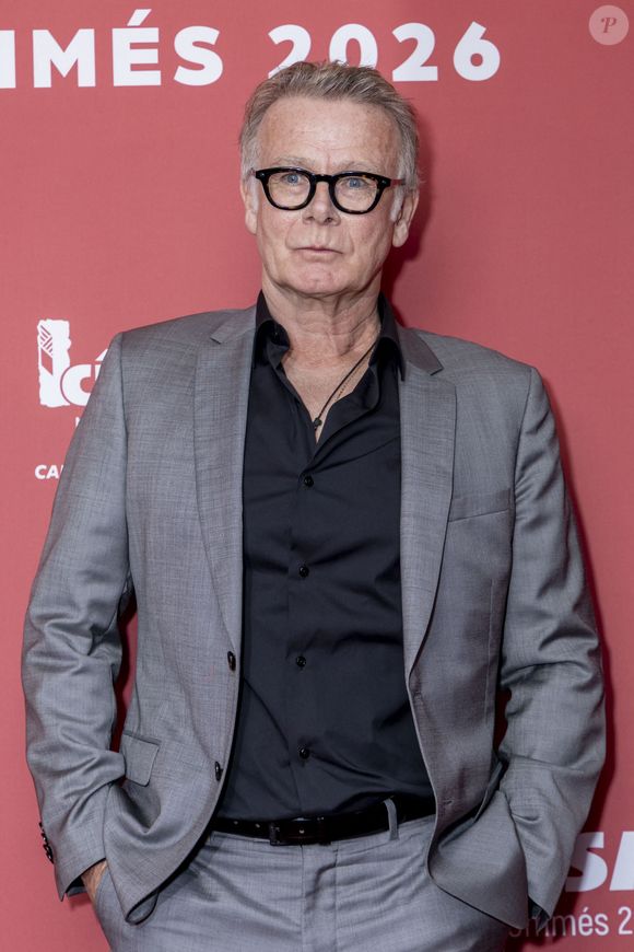 Les prix restent raisonnables, avec des plats variés entre environ 20 et 30 euros.

Franck Dubosc - Photocall du dîner des nommés aux César 2026 au Fouquet's Paris le 9 février 2026.

© Olivier Borde / Bestimage