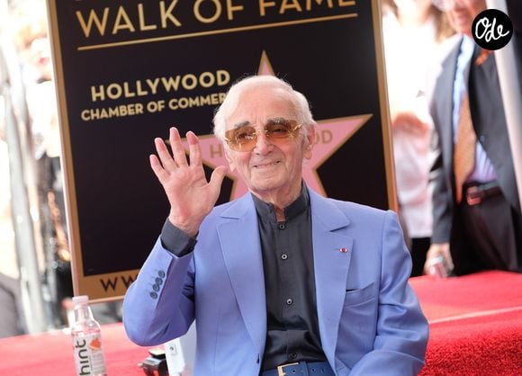 Charles Aznavour est décrit comme un artiste majeur mais aussi un homme d’affaires avisé.

Charles Aznavour reçoit son étoile sur le Hollywood Walk of Fame à Los Angeles, le 24 août 2017.
© Chris Delmas/Bestimage
