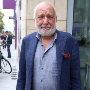 François Berléand estime que le téléphone a largement contribué au désintérêt des jeunes pour les livres.

François Berléand à proximité des studios de RTL à Neuilly-sur-Seine, le 15 octobre 2025.

© Agence / Bestimage