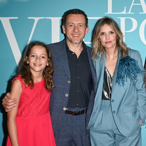 Dany Boon avec sa fille Sarah et Laurence Arné - Avant-première du film "La Vie pour de vrai" au cinéma Pathé Wepler à Paris le 18 avril 2023. © Coadic Guirec/Bestimage