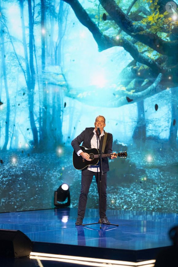 Exclusif - Garou lors de l'enregistrement de l'émission "La Boîte à secrets", présentée par F.Bollaert et diffusée le 26 septembre 2025 sur France 3, dans les studios du Lendit à Saint-Denis, Seine Saint-Denis, France, le 8 septembre 2025. © Pierre Perusseau/Bestimage