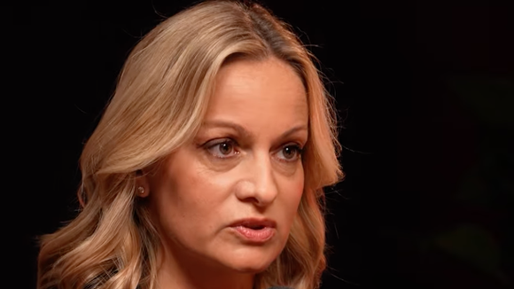 Audrey Crespo-Mara dévoile les dernières paroles de Thierry Ardisson avant sa disparition face à Laurent Baffie dans l'émission "Coloscopie" sur YouTube le mardi 14 juillet 2026.
Crédit : YouTube/Laurent Baffie