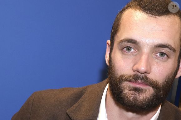Louis Sarkozy s'était fait particulièrement remarquer en faisant le tour des médias récemment pour la promotion de son dernier livre "Napoléon Bonaparte : L'empire des livres".

Exclusif - Louis Sarkozy en séances de dédicaces pour son livre "Napoléon Bonaparte - L'empire des livres" (Éditions Passés composés) à la librairie Lamartine à Paris. 
© Cédric Perrin/Bestimage
