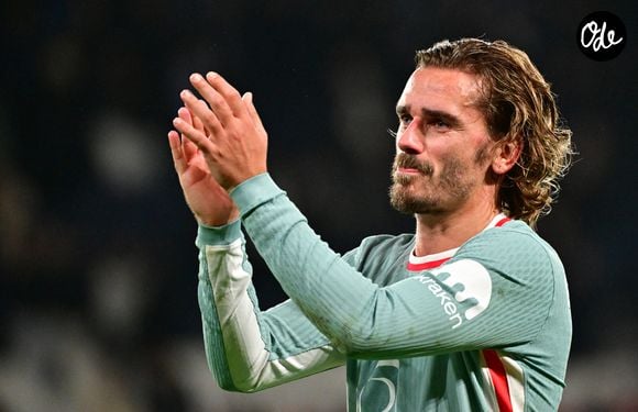 Antoine Griezmann, de l'Atlético de Madrid, célèbre la victoire à la fin du match de la 7e journée de la phase de groupes de la Ligue des champions de l'UEFA 2024/25 opposant le Paris Saint-Germain à l'Atlético de Madrid au Parc des Princes, le 6 novembre 2024 à Paris, en France.© Christian Liewig/Bestimage