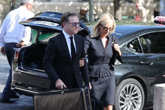 Laurence Ferrari et son mari Renaud Capuçon - Arrivées aux obsèques de Philippe Labro en l'église de Saint-Germain-des-Prés à Paris le 13 juin 2025. © Dominique Jacovides - Christophe Clovis / Bestimage