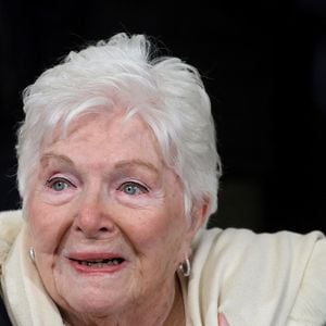 Line Renaud - Line Renaud, 97 ans, a inauguré un jardin public qui porte son nom, à Lille, France, le mercredi 17 décembre 2025.
© Claude Dubourg/Bestimage