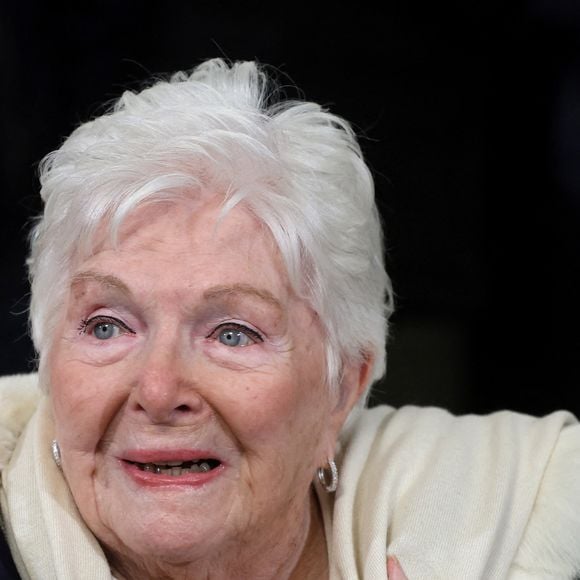 Line Renaud - Line Renaud, 97 ans, a inauguré un jardin public qui porte son nom, à Lille, France, le mercredi 17 décembre 2025.
© Claude Dubourg/Bestimage