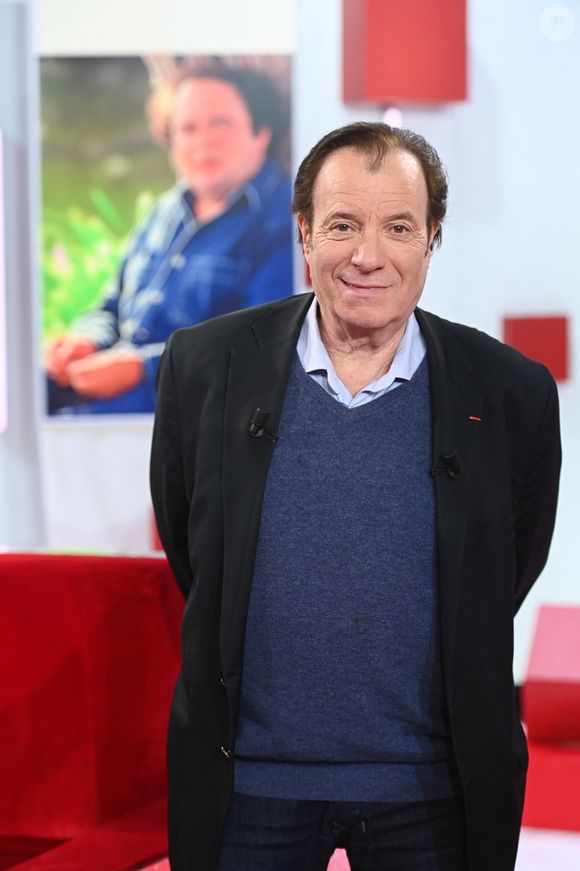 Exclusif - Daniel Russo - Enregistrement de l'émission Vivement dimanche en hommage à Jacques Villeret au studio Rive Gauche , présentée par Michel Drucker . Diffusion sur France 3 le 29/03/2026. Photos prises le 18 mars 2026.
© Guillaume Gaffiot / Bestimage