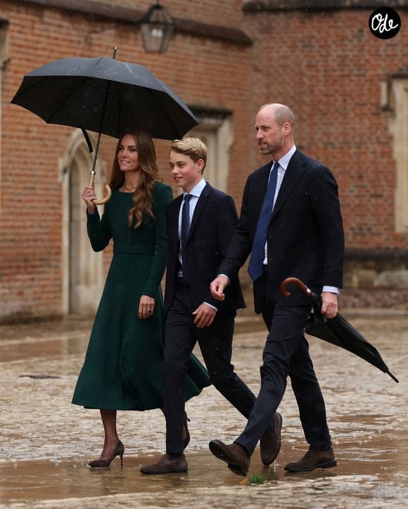 Le prince George de Galles, fait sa rentrée au collège d'Eton entouré de ses parents, le prince William, prince de Galles, et Catherine (Kate) Middleton, princesse de Galles, le 8 septembre 2026.  © PA Wire/PA Images / Bestimage
