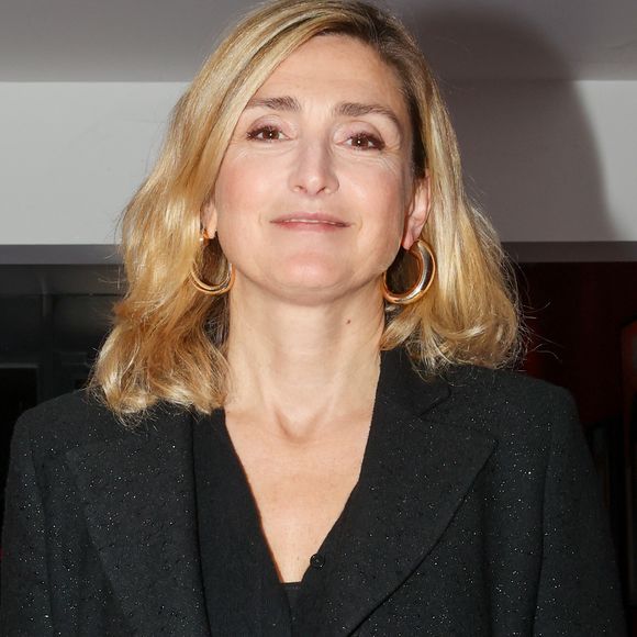Ce comédien de 54 ans a vécu une romance avec une célèbre actrice, qui n'est autre que...Julie Gayet ! 

Exclusif - L'actrice et réalisatrice Julie Gayet lors de la présentation du film "Olympe, une femme dans la révolution" au cinéma Jean Eustache à Pessac, Gironde, France, le 13 janvier 2025. © Jean-Marc Lhomer/Bestimage